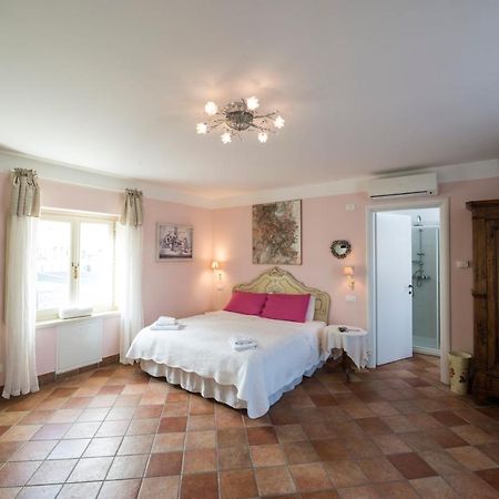 ונאריה ריאלה Residence La Pera Bugiarda מראה חיצוני תמונה