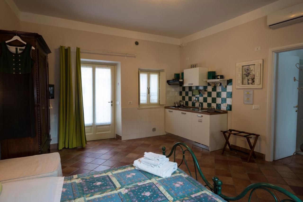ונאריה ריאלה Residence La Pera Bugiarda מראה חיצוני תמונה
