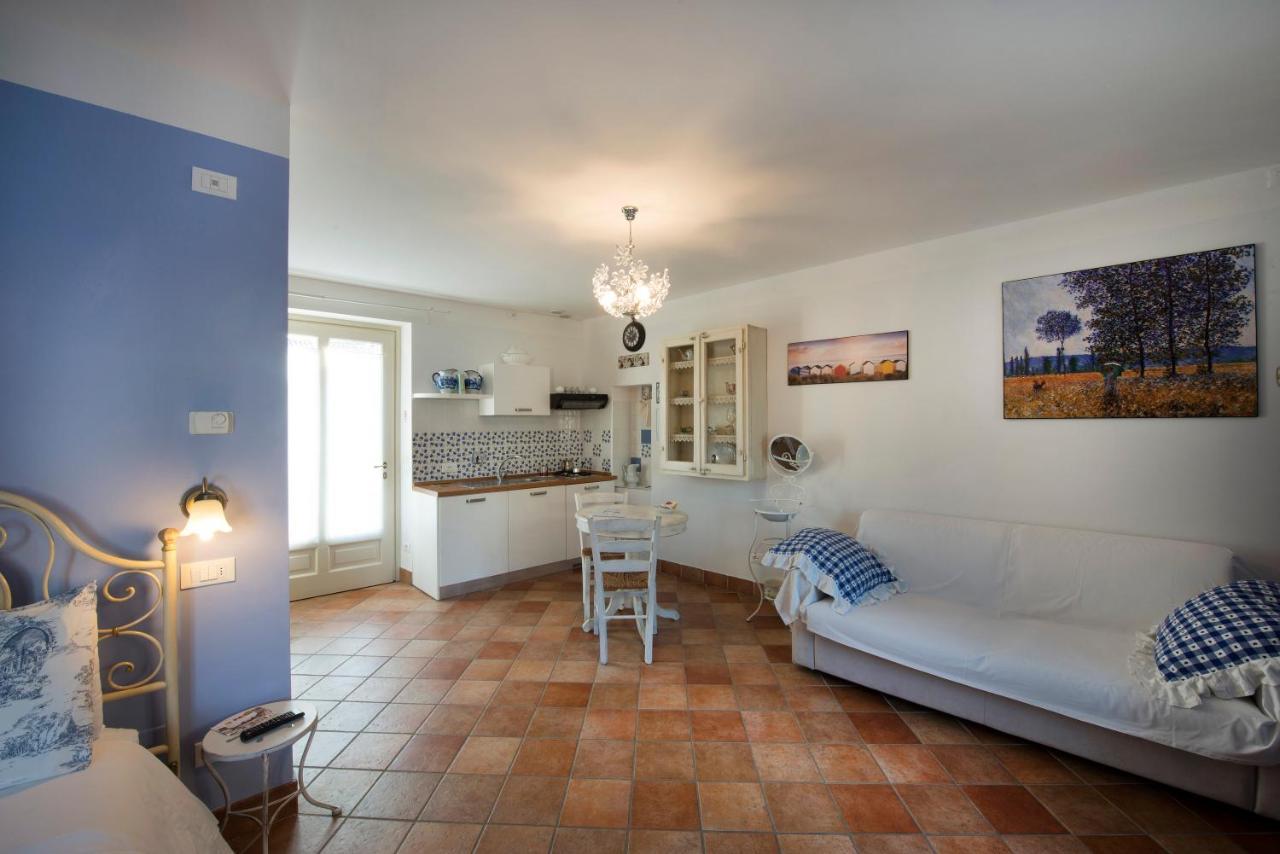 ונאריה ריאלה Residence La Pera Bugiarda מראה חיצוני תמונה