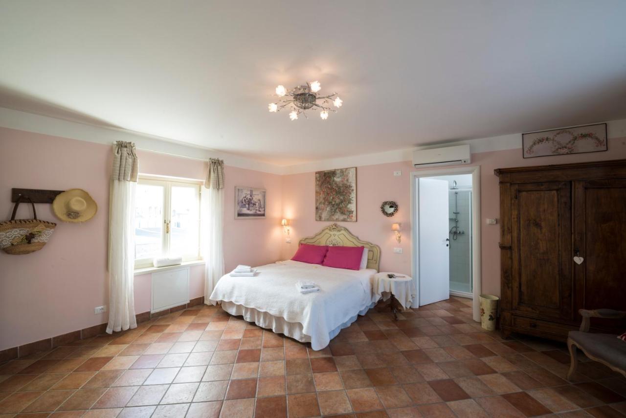 ונאריה ריאלה Residence La Pera Bugiarda מראה חיצוני תמונה