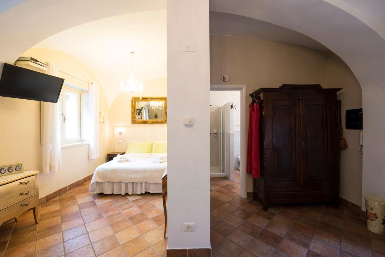 ונאריה ריאלה Residence La Pera Bugiarda מראה חיצוני תמונה