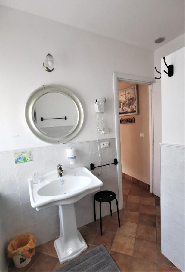 ונאריה ריאלה Residence La Pera Bugiarda מראה חיצוני תמונה
